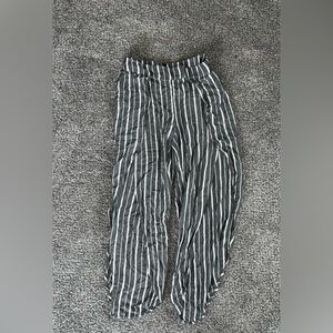 Open leg crop pants